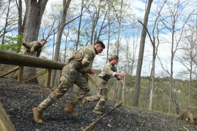 Students part of Ranger Challenge at 小黄鸭视频, a military college in Virginia